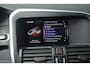 Volvo XC60 5 Cilinder AWD D4 R-Design | Adaptive Cruise | Panoramadak | Trekhaak 2000KG | Stoel + Stuur Verwarmd | Standkachel |