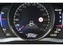 Volvo XC60 5 Cilinder AWD D4 R-Design | Adaptive Cruise | Panoramadak | Trekhaak 2000KG | Stoel + Stuur Verwarmd | Standkachel |