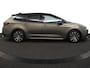 Toyota Corolla Touring Sports 1.8 Hybrid Executive Limited | Head Up Display | Stoel- en Stuurwielverwarming | Bearlock | Camera | Privacy Glass | Bi-Tone |