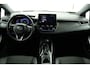 Toyota Corolla Touring Sports 1.8 Hybrid Executive Limited | Head Up Display | Stoel- en Stuurwielverwarming | Bearlock | Camera | Privacy Glass | Bi-Tone |