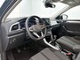 Volkswagen T-Roc 1.0 TSI Life Edition | 116 PK | Trekhaak Afneembaar | Parkeer sensoren voor en achter | Parkeer camera | Adaptive cruise control | Automatische airco 2 zone | dodehoek detectie |