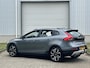 Volvo V40 Cross Country 2.0 T3 Summum / Trekhaak / Achteruitrijcamera & sensoren achter / Stoelverwarming / Elektrisch verstelbare bestuurdersstoel / Cruise Control / Climate Control /