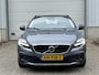 Volvo V40 Cross Country 2.0 T3 Summum / Trekhaak / Achteruitrijcamera & sensoren achter / Stoelverwarming / Elektrisch verstelbare bestuurdersstoel / Cruise Control / Climate Control /