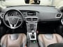Volvo V40 Cross Country 2.0 T3 Summum / Trekhaak / Achteruitrijcamera & sensoren achter / Stoelverwarming / Elektrisch verstelbare bestuurdersstoel / Cruise Control / Climate Control /