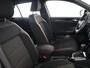 Volkswagen T-Roc 1.5 TSI Sport 150 pk Automaat (DSG) | Navigatie via App | Parkeersensoren | Autom. airco | Stoelverwarming | Black Style pakket |