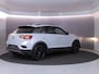 Volkswagen T-Roc 1.5 TSI Sport 150 pk Automaat (DSG) | Navigatie via App | Parkeersensoren | Autom. airco | Stoelverwarming | Black Style pakket |