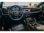 Porsche Cayenne E-Hybrid | 22'' | Bijrij. Display | Stoelventi. | | Head Up | Soft Close | 4 Zone clima
