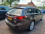 Mazda 6 Sportbreak 2.0 SkyActiv-G 165 Skylease GT Limited. Dealer onderhouden, zeer netjes en luxe, o.a. camera, stoelverwarming.