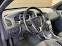Volvo XC60 AUT. *GRIJS KENTEKEN * KETTING VERVANGEN* TREKHAAK AIRCO NAVIGATIE LEDER CRUISE PDC STOELVERWARMING BLUETOOTH
