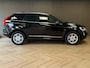 Volvo XC60 AUT. *GRIJS KENTEKEN * KETTING VERVANGEN* TREKHAAK AIRCO NAVIGATIE LEDER CRUISE PDC STOELVERWARMING BLUETOOTH
