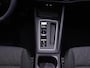 Volkswagen Golf 1.5 eHybrid Life Edition 204 PK Automaat | #AD | Plug in Hybride | Trekhaak | Apple Carplay | Parkeersensoren | 17" Lichtmetalen velgen | Adaptieve cruise control | Camera | LED koplampen | Ruiten getint | Android Auto |