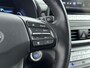 Hyundai Kona Electric EV COMFORT SMART 64 kWh | SOH 95.1% | NAVIGATIE | HUD | STOEL/STUURVERWARMING | ACHTERUITRIJ CAMERA |