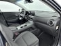 Hyundai Kona Electric EV COMFORT SMART 64 kWh | SOH 95.1% | NAVIGATIE | HUD | STOEL/STUURVERWARMING | ACHTERUITRIJ CAMERA |