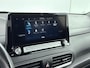 Hyundai Kona Electric EV COMFORT SMART 64 kWh | SOH 95.1% | NAVIGATIE | HUD | STOEL/STUURVERWARMING | ACHTERUITRIJ CAMERA |