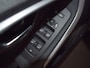 Volvo V40 2.0 T2 Momentum | 17 inch • Cruise • Parkeersensoren