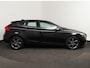 Volvo V40 2.0 T2 Momentum | 17 inch • Cruise • Parkeersensoren