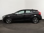 Volvo V40 2.0 T2 Momentum | 17 inch • Cruise • Parkeersensoren