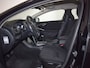 Volvo V40 2.0 T2 Momentum | 17 inch • Cruise • Parkeersensoren