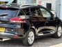 Renault Clio Estate 0.9 TCe Limited | NAP | 100% dlr onderhouden | Trekhaak | Navigatie | Airco | Cruise Control | Key-less | Parkeersensoren | Lichtmetaal |