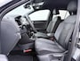 Volkswagen T-Roc 1.5 TSI R-Line | Trekhaak | Camera | ACC | Elek. Achterklep | Stoelverwarming | Spiegelpakket | 19'' |