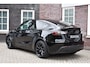 Tesla Model Y Long Range dual motor - AWD -92% SOH Wij zijn op afspraak geopend! Graag bellen voor uw komst.