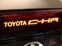Toyota C-HR / C-HR+ 2.0 Hybrid 200 Dynamic - BI-TONE - PARKEERSENSOREN VOOR EN ACHTER - DODEHOEK DETECTIE - KEYLESS ENRTY & SSTART - STOEL & STUUR VERWARMING - NAVIGATIE - APPLE CARPLAY/ANDROID AUTO - DRAADLOZE TELEFOONLADER