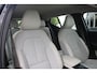 Volvo XC40 T3 Automaat Momentum Pro | Achteruitrijcamera | Semi elektrische trekhaak | Apple Carplay/Android Auto | Cruise Control | Stoelverwarming voorzijde | Elektrisch bedienbare achterklep