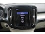 Volvo XC40 T3 Automaat Momentum Pro | Achteruitrijcamera | Semi elektrische trekhaak | Apple Carplay/Android Auto | Cruise Control | Stoelverwarming voorzijde | Elektrisch bedienbare achterklep