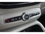 Volvo XC40 T3 Automaat Momentum Pro | Achteruitrijcamera | Semi elektrische trekhaak | Apple Carplay/Android Auto | Cruise Control | Stoelverwarming voorzijde | Elektrisch bedienbare achterklep