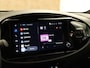 Toyota Aygo X 1.0 VVT-i MT JBL - ORIGINEEL NEDERLANDSE AUTO - JBL UITVOERING - ACHTERUITRIJCAMERA - APPLE CARPLAY/ANDROID AUTO - KEYLESS ENTRY/ START - PARKEERSENSOREN VOOR & ACHTER - TWO TONE LAK - NAVIGATIE - 18 INCH LICHT METALEN VELGEN MET MICHELIN BANDEN