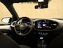 Toyota Aygo X 1.0 VVT-i MT JBL - ORIGINEEL NEDERLANDSE AUTO - JBL UITVOERING - ACHTERUITRIJCAMERA - APPLE CARPLAY/ANDROID AUTO - KEYLESS ENTRY/ START - PARKEERSENSOREN VOOR & ACHTER - TWO TONE LAK - NAVIGATIE - 18 INCH LICHT METALEN VELGEN MET MICHELIN BANDEN