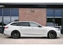BMW M5 Touring | Chalk Individual | Ultimate Pack | Keramisch | Pano | Trekh | B&W | DA+