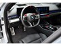 BMW M5 Touring Kreidegrau Ind. | Ultimate Pack | Keramisch | Pano | Trekh | B&W | DA+