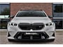 BMW M5 Touring | Chalk Individual | Ultimate Pack | Keramisch | Pano | Trekh | B&W | DA+
