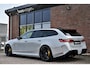 BMW M5 Touring Kreidegrau Ind. | Ultimate Pack | Keramisch | Pano | Trekh | B&W | DA+
