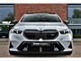 BMW M5 Touring Kreidegrau Ind. | Ultimate Pack | Keramisch | Pano | Trekh | B&W | DA+
