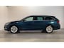 Skoda Octavia Combi 1.0 e-TSI DSG Business Edition Plus Camera Stoelverwarming Navigatie Sfeerverlichting