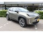 Toyota Yaris Cross 1.5 Hybrid Executive Bi-tone | Rijklaar | Panorama | Blind Spot | Head Up | JBL | Sensoren v+a | Stoelverw. | Apple/Android | Half-leder