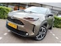 Toyota Yaris Cross 1.5 Hybrid Executive Bi-tone | Rijklaar | Panorama | Blind Spot | Head Up | JBL | Sensoren v+a | Stoelverw. | Apple/Android | Half-leder
