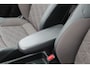 Toyota Yaris Cross 1.5 Hybrid Executive Bi-tone | Rijklaar | Panorama | Blind Spot | Head Up | JBL | Sensoren v+a | Stoelverw. | Apple/Android | Half-leder
