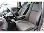 Toyota Yaris Cross 1.5 Hybrid Executive Bi-tone | Rijklaar | Panorama | Blind Spot | Head Up | JBL | Sensoren v+a | Stoelverw. | Apple/Android | Half-leder