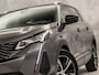 Peugeot 5008 1.2 PureTech GT 7 Persoons Automaat (APPLE CARPLAY, 1e EIGENAAR, GROOT NAVI, LEDER/ALCANTARA, 360 CAMERA, SPORTSTOELEN, KEYLESS, GETINT GLAS, ADAPTIVE CRUISE, NIEUWSTAAT)