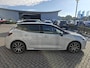 Toyota Corolla Hybrid 140 GR Sport SCHUIF/KANTELDAK SPORTIEVE UITSTRALING PARKEERSENSOREN