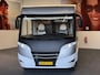 Dethleffs Trend 1 7057 INTERGRAAL AUTOMAAT | 2017 | Slechts 32.387 km | Euro 6 | Fiat Ducato onderstel | Zeer mooi en LUXE Camper ! KLEIN RIJBEWIJS ACHTERUITRIJCAMERA GARAGE HEFBED QUEENSIZE BED GROTE KOELKAST MET VRIES GEDEELTE ZEER MOOI !!!