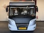 Dethleffs Trend 1 7057 INTERGRAAL AUTOMAAT | 2017 | Slechts 32.387 km | Euro 6 | Fiat Ducato onderstel | Zeer mooi en LUXE Camper ! KLEIN RIJBEWIJS ACHTERUITRIJCAMERA GARAGE HEFBED QUEENSIZE BED GROTE KOELKAST MET VRIES GEDEELTE ZEER MOOI !!!