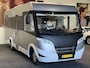 Dethleffs Trend 1 Integraal Automaat | 2017 | Slechts 32.387 km | Euro 6 | Fiat Ducato onderstel | Zeer mooi en LUXE Camper ! KLEIN RIJBEWIJS ACHTERUITRIJCAMERA GARAGE HEFBED QUEENSIZE BED  GROTE KOELKAST MET VRIES GEDEELTE ZEER MOOI !!!