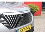 Peugeot 2008 1.2 100PK ALLURE | ACHTERUITRIJ CAMERA | NAVIGATIE | DRAADLOZE APPLE CARPLAY/ANDROID AUTO | PARKEERSENSOREN VOOR + ACHTER | CRUISE CONTROL | DAB+ RADIO | CLIMATE CONTROL | 17" LICHTMETALEN VELGEN | UNIEKE KM STAND! |