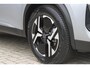 Peugeot 2008 1.2 100PK ALLURE | ACHTERUITRIJ CAMERA | NAVIGATIE | DRAADLOZE APPLE CARPLAY/ANDROID AUTO | PARKEERSENSOREN VOOR + ACHTER | CRUISE CONTROL | DAB+ RADIO | CLIMATE CONTROL | 17" LICHTMETALEN VELGEN | UNIEKE KM STAND! |