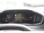 Peugeot 2008 1.2 100PK ALLURE | ACHTERUITRIJ CAMERA | NAVIGATIE | DRAADLOZE APPLE CARPLAY/ANDROID AUTO | PARKEERSENSOREN VOOR + ACHTER | CRUISE CONTROL | DAB+ RADIO | CLIMATE CONTROL | 17" LICHTMETALEN VELGEN | UNIEKE KM STAND! |