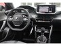 Peugeot 2008 1.2 100PK ALLURE | ACHTERUITRIJ CAMERA | NAVIGATIE | DRAADLOZE APPLE CARPLAY/ANDROID AUTO | PARKEERSENSOREN VOOR + ACHTER | CRUISE CONTROL | DAB+ RADIO | CLIMATE CONTROL | 17" LICHTMETALEN VELGEN | UNIEKE KM STAND! |
